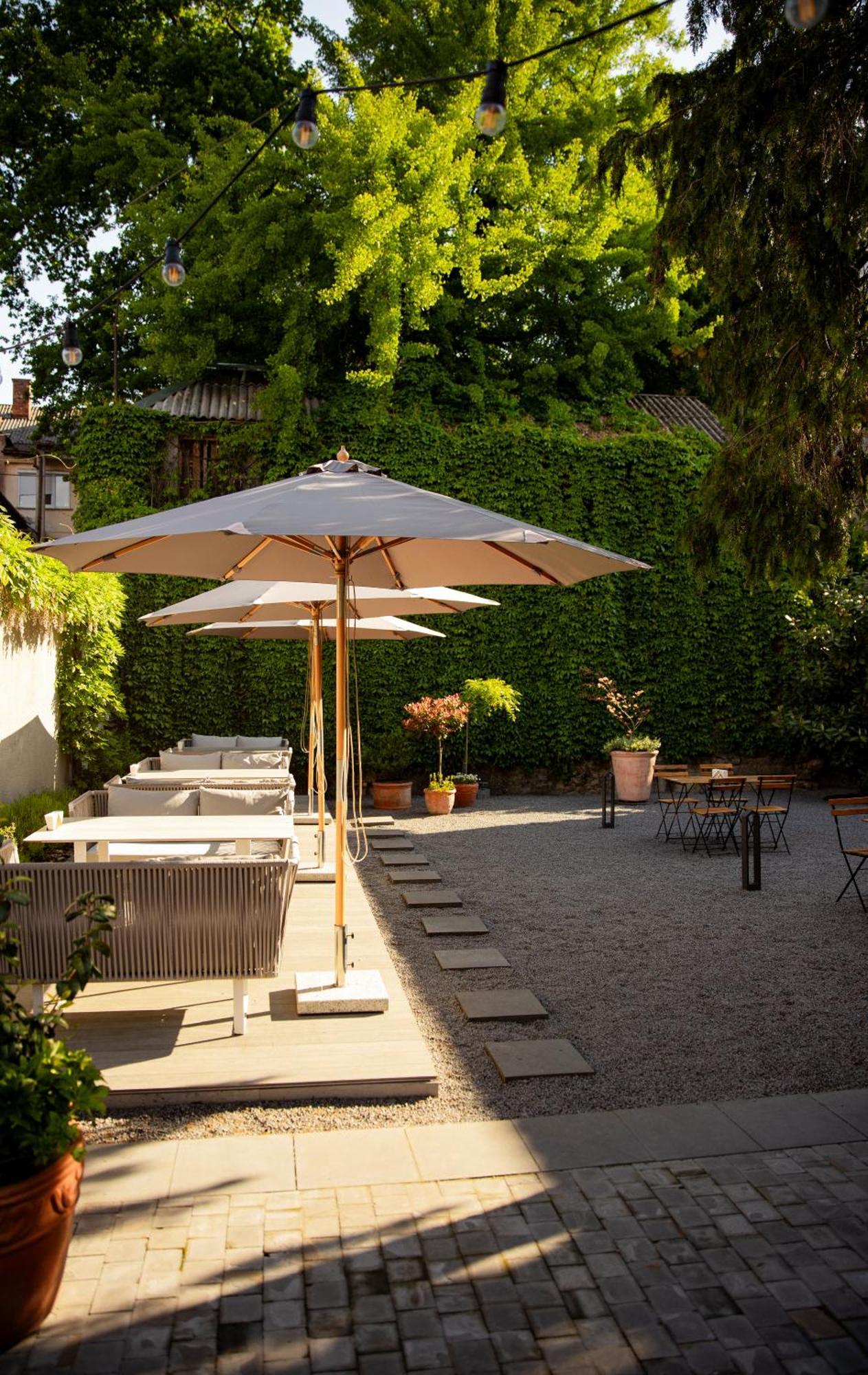 Hotel Laudon Uzhhorod Exterior foto