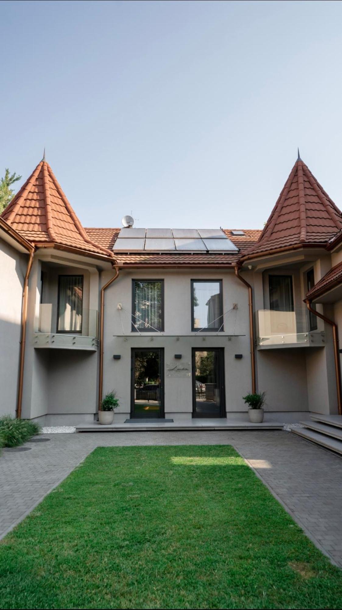 Hotel Laudon Uzhhorod Exterior foto